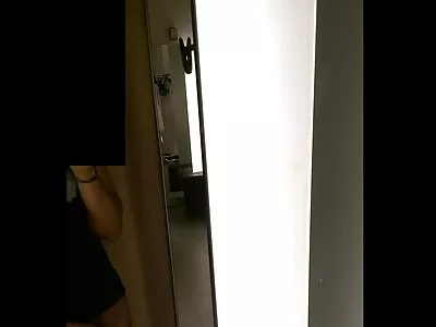 Kadangi lankausi, kodėl gi nesuplėšius šeimininkei užpakalio.