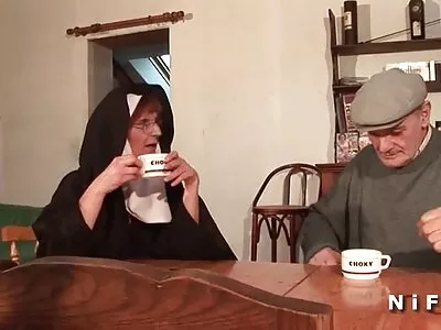Tas, kuris įmuša taškus, dulkina geriausias merginas.