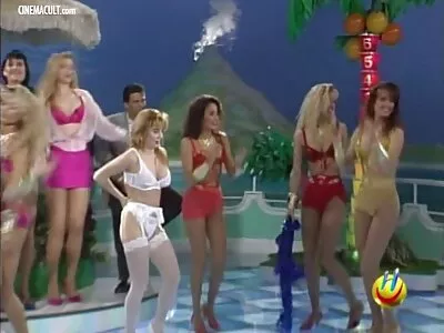 Kol vaikinas kvailas, visada yra krūtinė pamotė.
