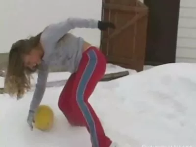 Juodas asilas negali būti nė dienos be pakliuvom.