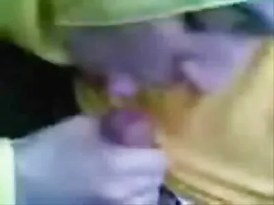 Kurjeris nesitikėjo, kad dulkindamasi galite paimti arbatpinigių.