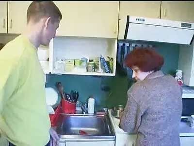 Iš milfės nėra ko imti, išskyrus dulkinimąsi.